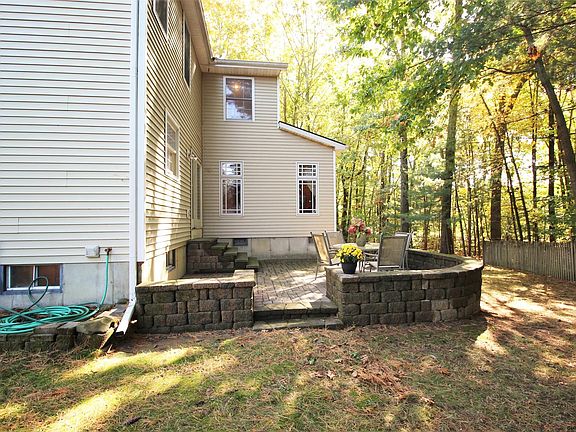 4th image of 27 Archer Dr