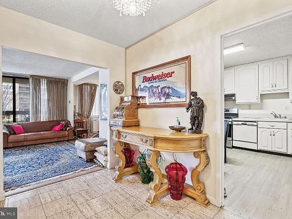 5th image of 3705 S George Mason Dr APT 115