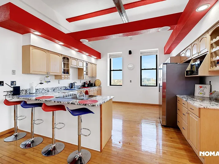 335 N Superior St #5 — Photo 2