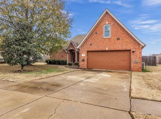 802 Rue Chateau Dupre Dr, Marion, AR 72364