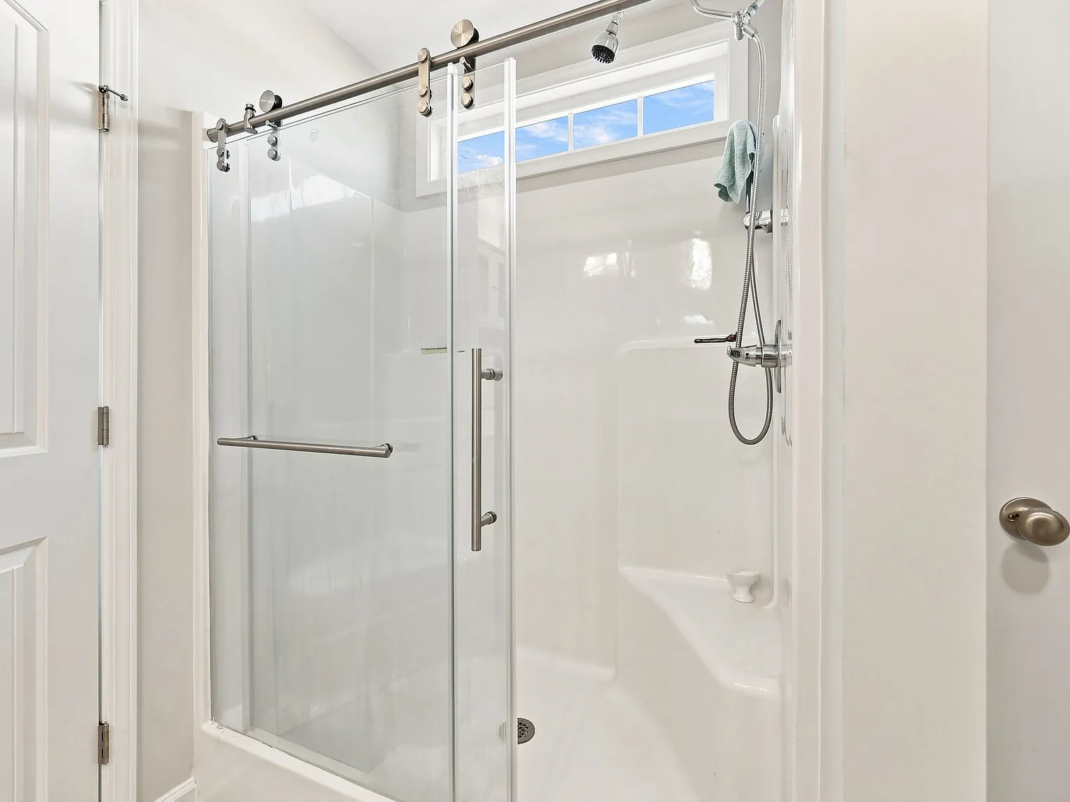 506 Woodside Drive - - — Photo 3
