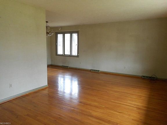 4th image of 964 E Meadowlawn Blvd