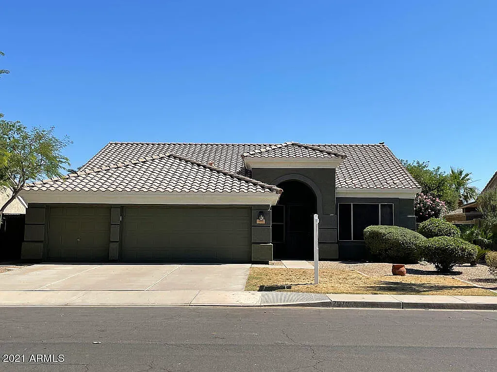 4 bed, 2047 sqft, $2,683 — Photo 2