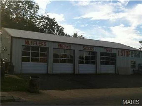 5th image of 228 E Harrison St