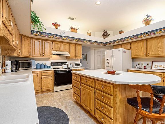 4th image of 286 E Dakota Ct