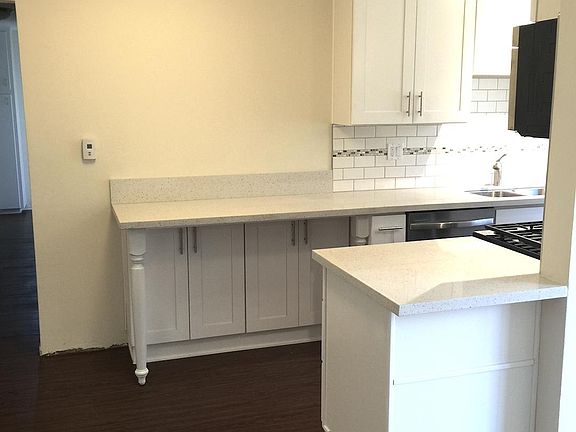 2nd image of 726 N Alfred St APT 6