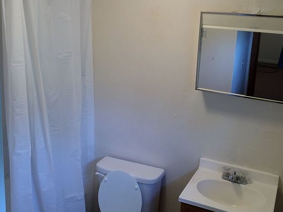 4th image of 603 21st St APT 1