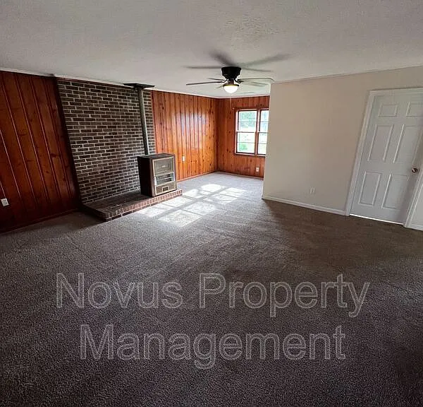 115 Elm St — Photo 4