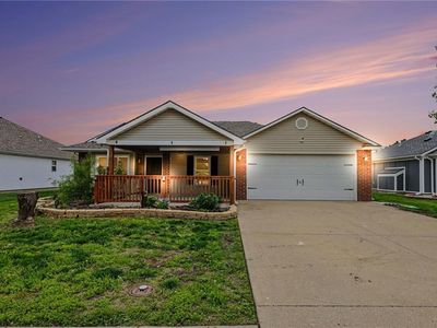 420 SW Graystone Dr, Grain Valley, MO, 64029