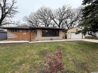 1021 12th St NE, Mason City, IA 50401