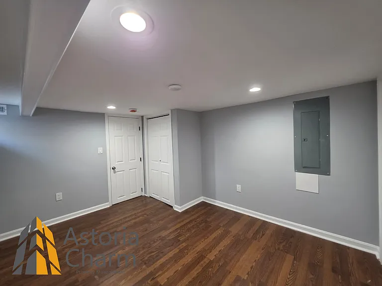 2920 E Madison St — Photo 20