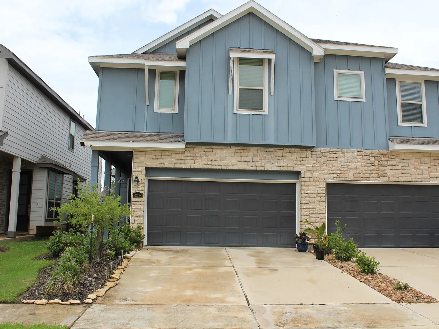 3 bed, 2.5 bath, 1828 sqft, $2,600 — Photo 3
