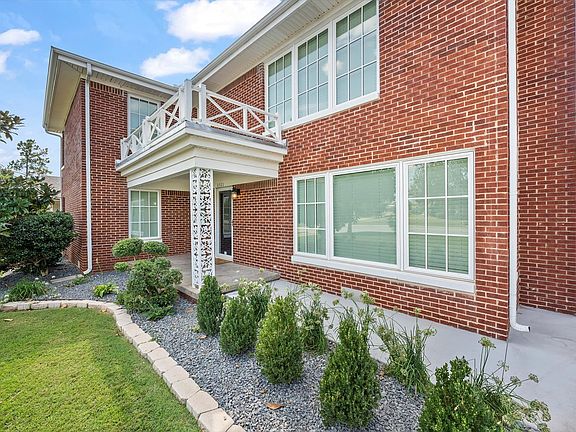 3rd image of 6521 Avondale Dr