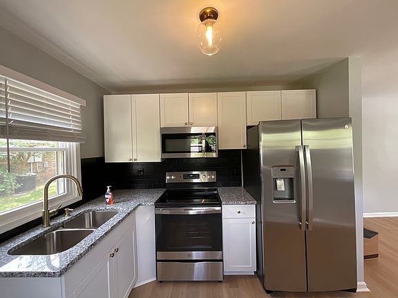4th image of 2600 Celia Ave #2607