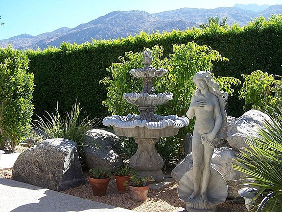 FOUNTAINS NEXT TO SALT WATER POOL