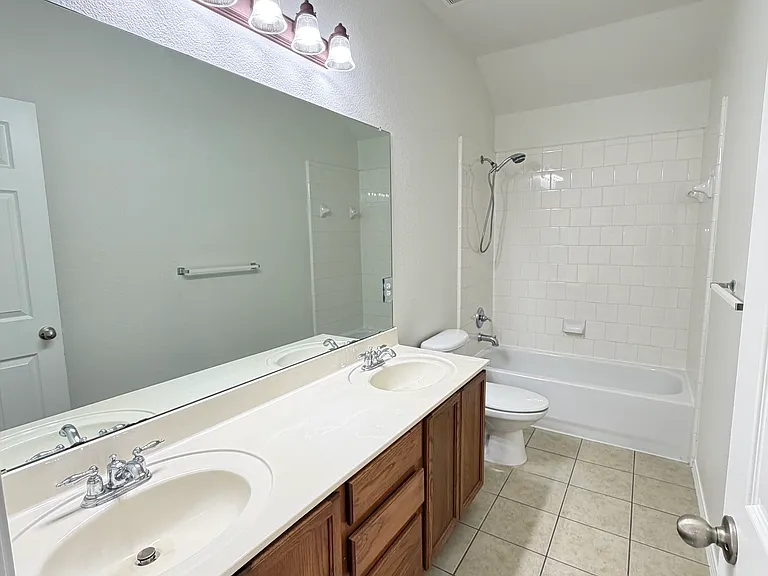 9004 Brook Hill Ln — Photo 6
