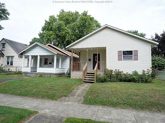 2nd image of 207 10th Ave