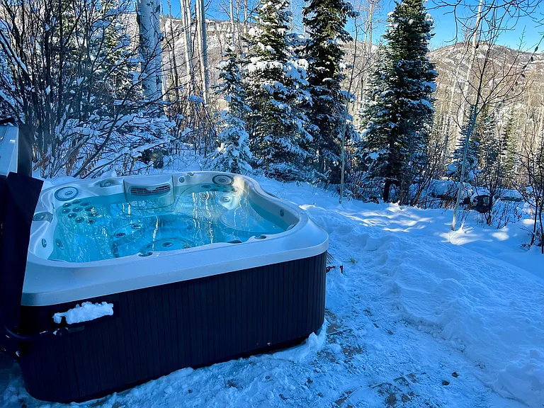 Private hot tub