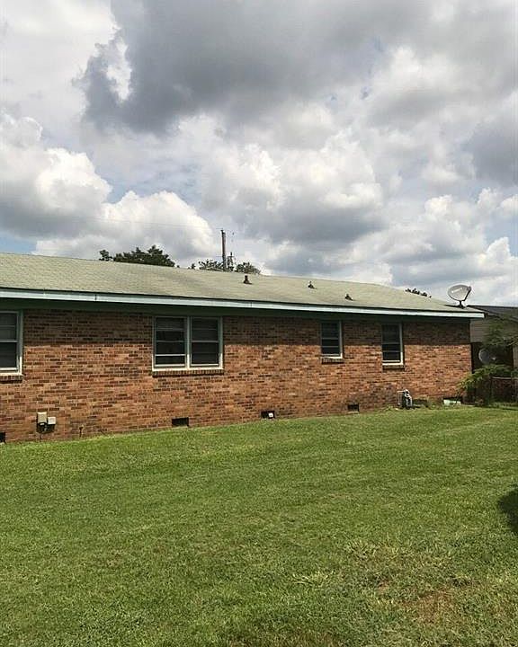 2nd image of 1035 Crayton Cir