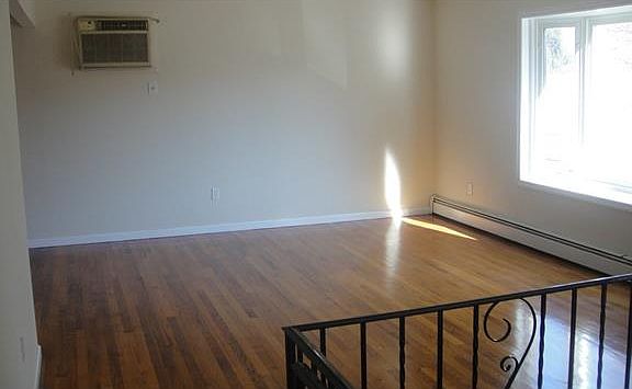 3rd image of 93 Keats Dr