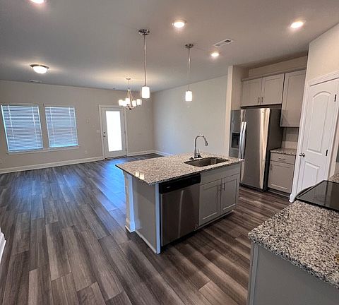 3rd image of 1548 Olympic Ln