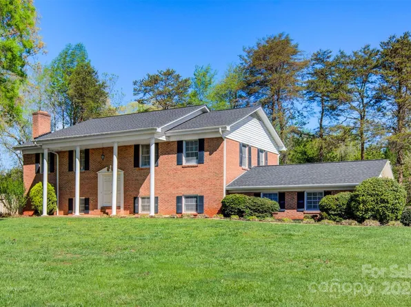 2760 Rosewood Ln, Newton, NC 28658