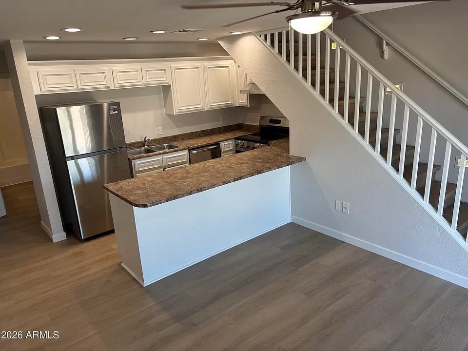 528 E Navajo Ave #2