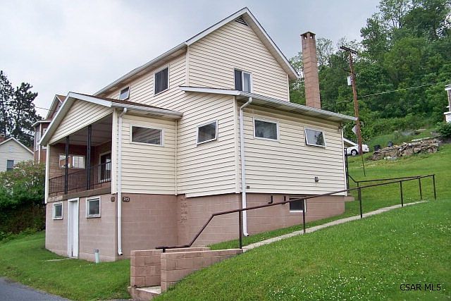 1st image of 745 Wood Ct