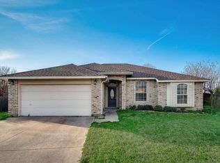 6600 Olivewood Dr, Arlington, TX 76001