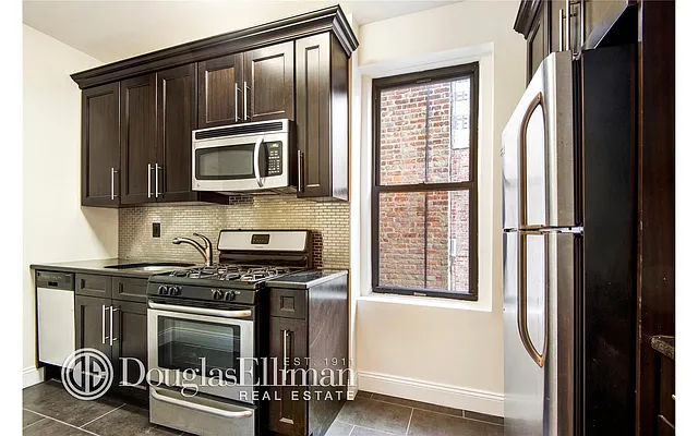 Rented by Douglas Elliman | media 14