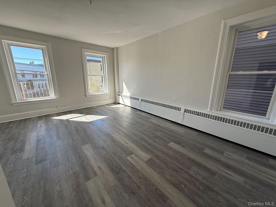 1st image of 4 Church St