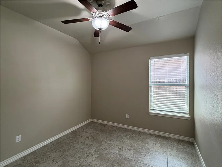 8033 Cormorant Dr — Photo 22