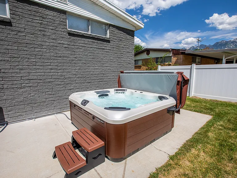 1020 E Diamond Way — Photo 2
