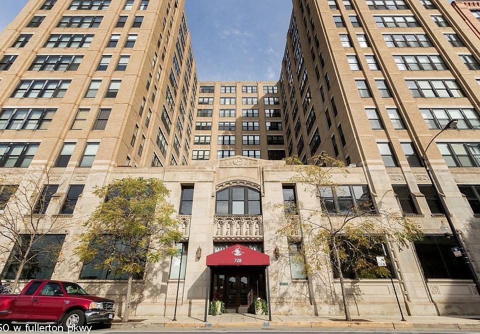 1st image of 650 W Fullerton Pkwy #124