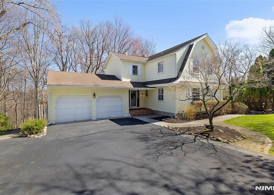 1st image of 43 Hering Rd