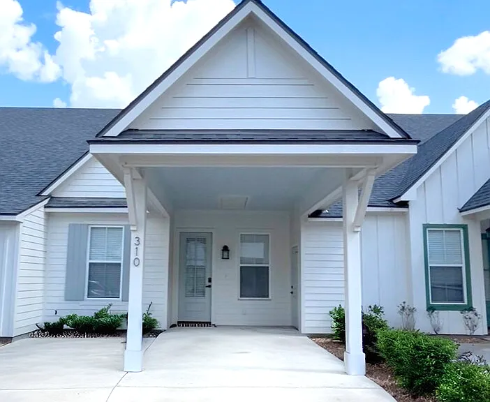 310 Edsall Ln — Photo 1