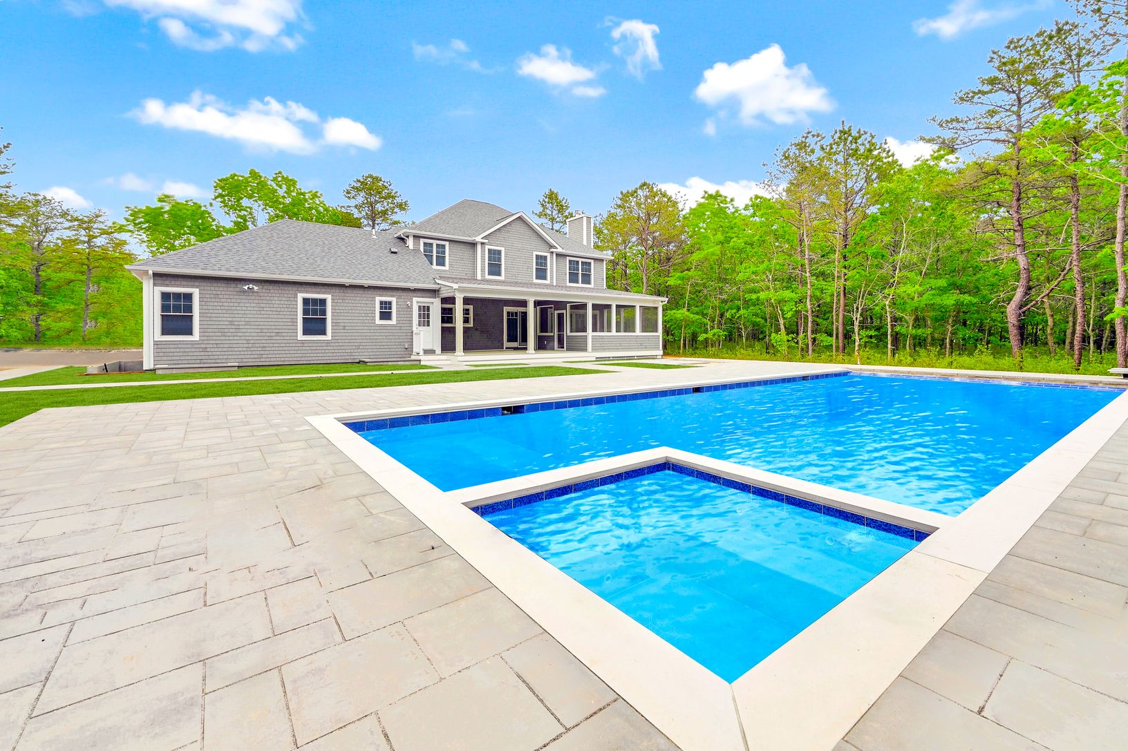 Gorgeous property w/ Heated Gunite Pool