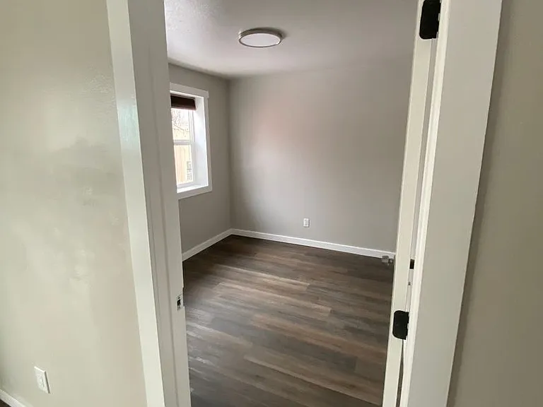 921 Walker Ave — Photo 4