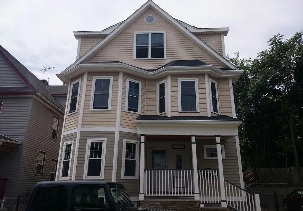 4 bed, 3.0 bath, 2500 sqft, $4,000 — Photo 1