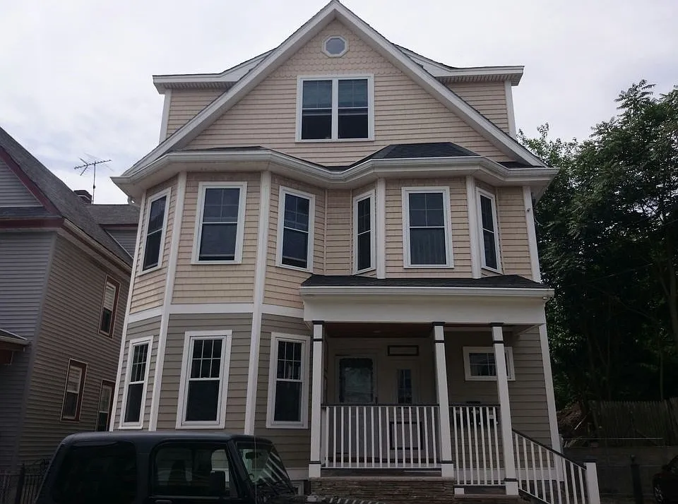 8 Conrad St #1