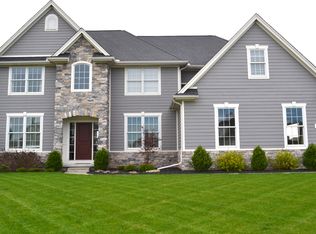 8637 Snapdragon Ln, Monclova, OH 43542