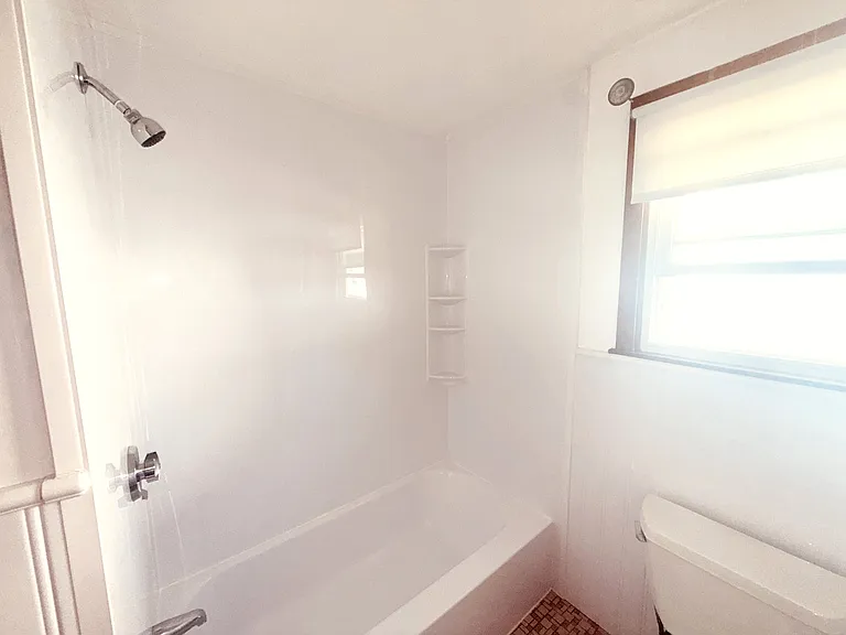 25 1/2 Thurston Ave #B — Photo 11