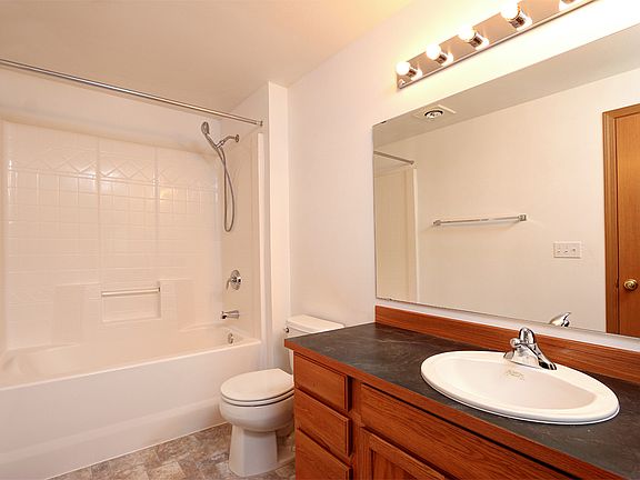 3rd image of 37334 Bay St NE