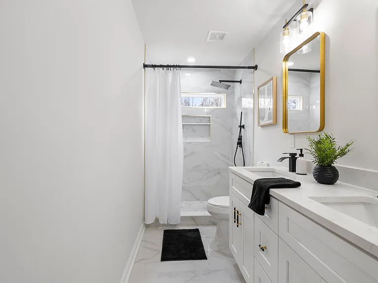 902 N Mountain St — Photo 14