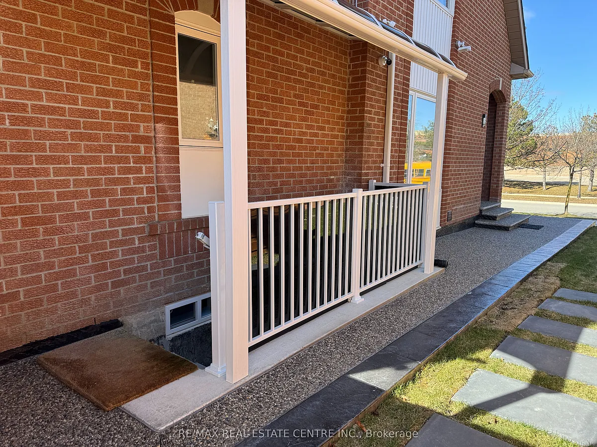 Building Photo - 1258 Vanrose St #BASEMENT