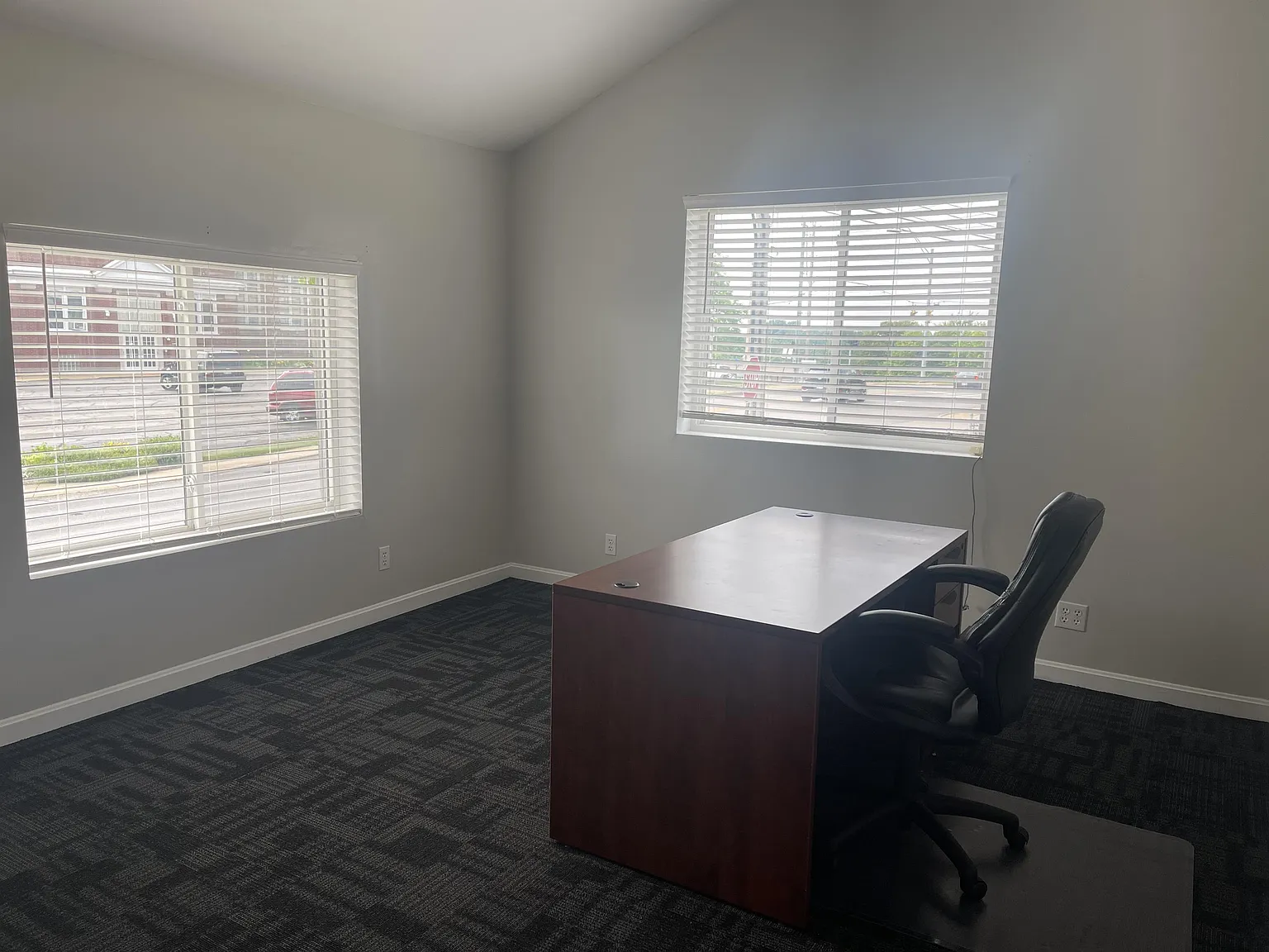 100 Fernwood Road - 8 — Photo 3