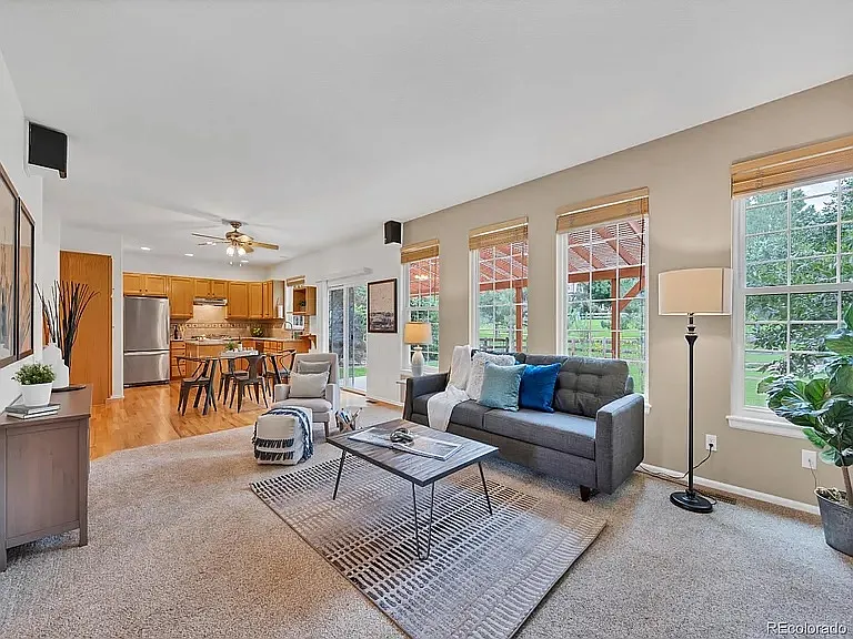 4 bed, 3075 sqft, $4,000 — Photo 2