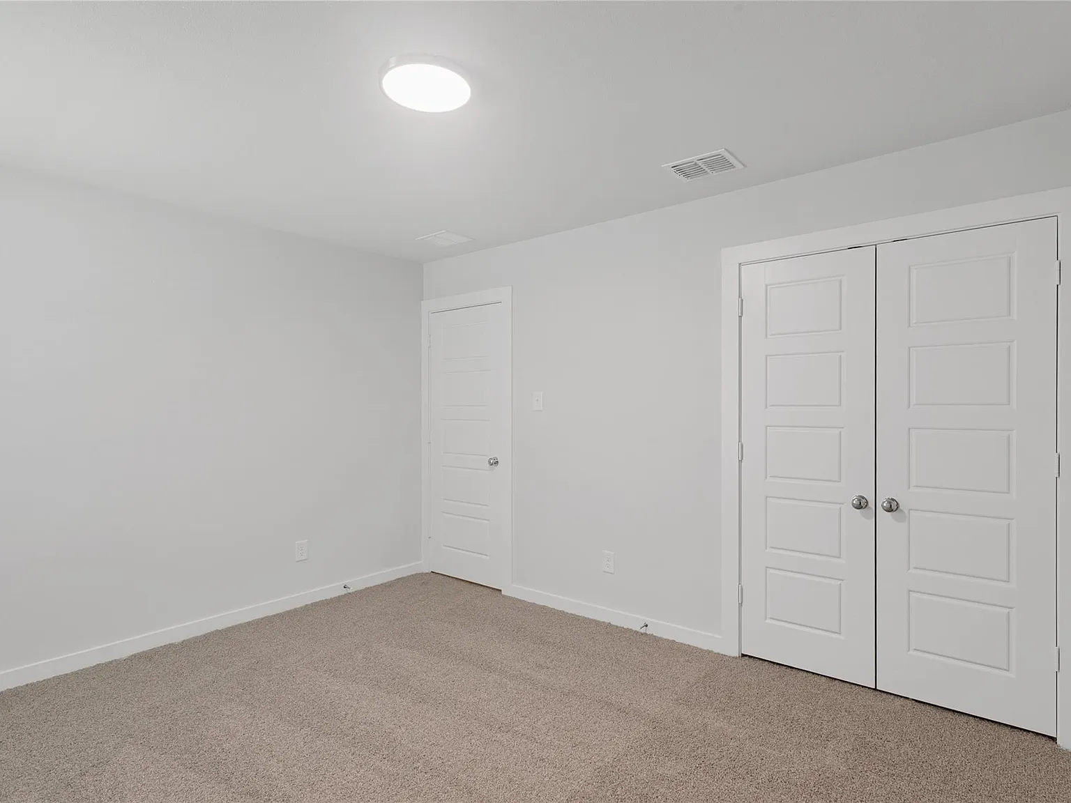 4 bed, 2111 sqft, $2,200 — Photo 4