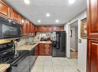 400 Commodore Dr APT 102, Plantation, FL 33325