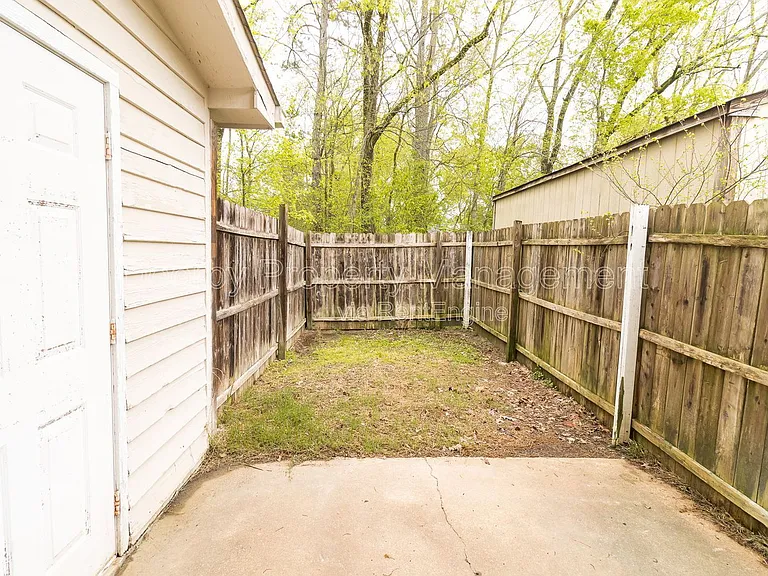 1118 McBrien Rd #B — Photo 11